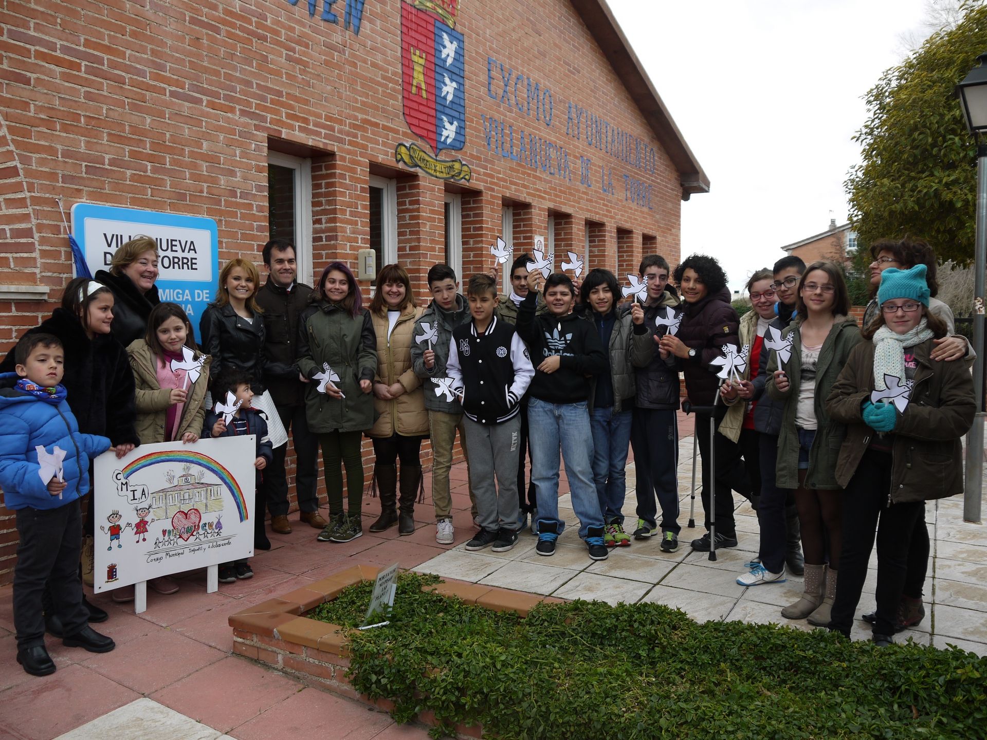Villanueva de la Torre (Guadalajara) inaugura su placa de ‘Ciudad Amiga de la Infancia’