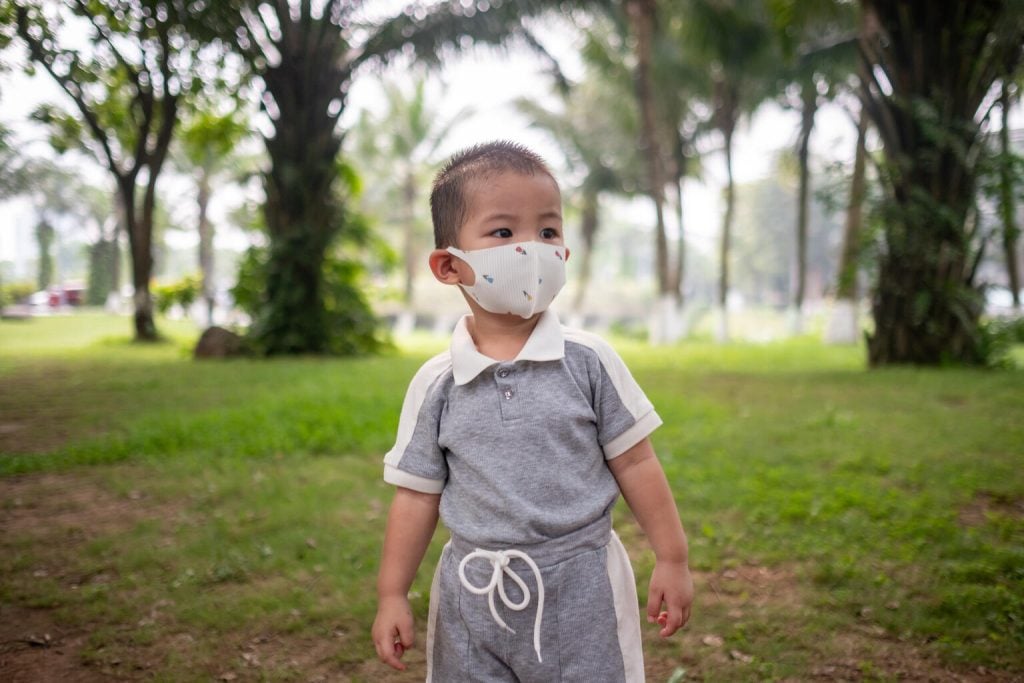 ¿Cómo afecta la contaminación atmosférica a la infancia?